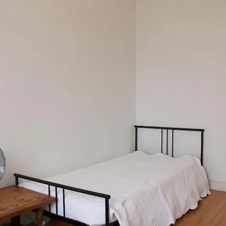 Apartment Spacious 3 With Balcony In *