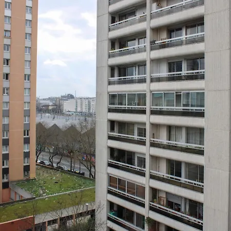 Apartment Spacious 3 With Balcony In
