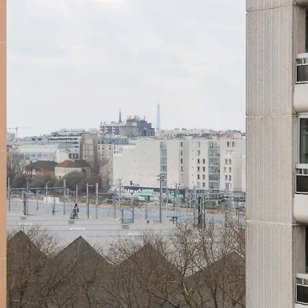 Spacious 3 With Balcony In Paris