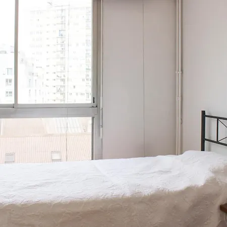 Spacious 3 With Balcony In Paris