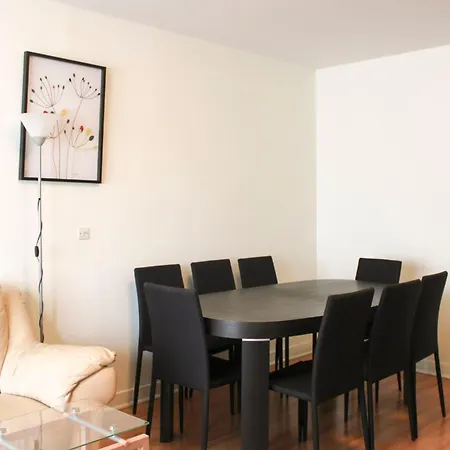 Apartment Spacious 3 With Balcony In *