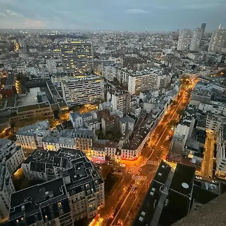 With Amazing View Of Parking 아파트