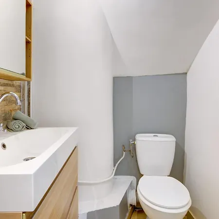 In The Heart Of Next To Rue Cler - Calm 1br Apartment