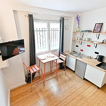 Avec Mezzanine Boulevard Voltaire-v * Paris