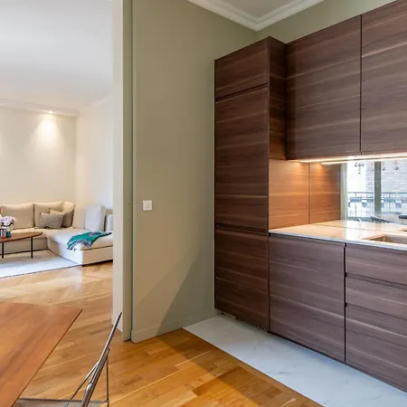 Arc De Triomphe - Luxury 1 Bedroom *