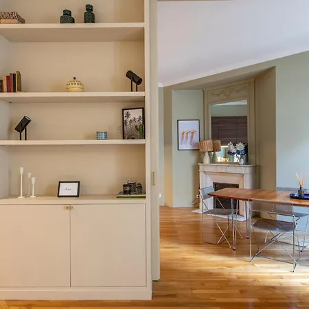 Arc De Triomphe - Luxury 1 Bedroom *
