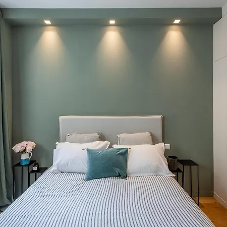 Arc De Triomphe - Luxury 1 Bedroom *
