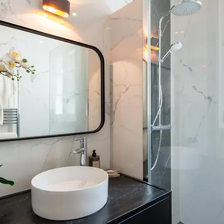 Apartment Arc De Triomphe - Luxury 1 Bedroom Paris