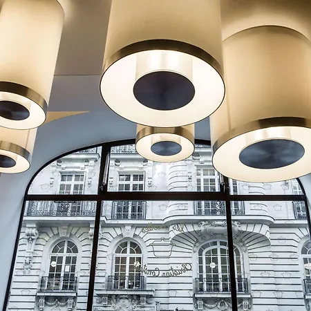 Sofitel Arc De Triomphe 5*