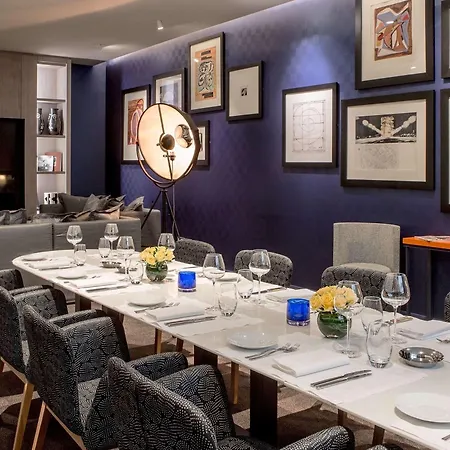 Sofitel Arc De Triomphe 5* Paříž