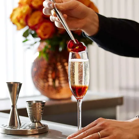 Sofitel Arc De Triomphe 5* Paříž