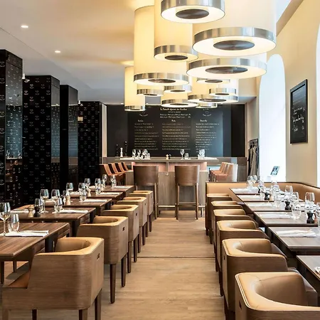 Hotel Sofitel Arc De Triomphe 5*