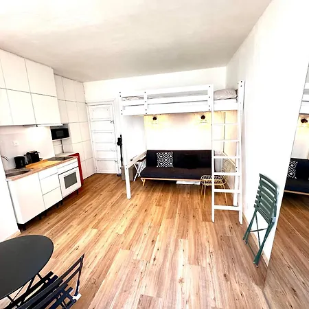 Sunny In The Heart Of 11eme Apartment