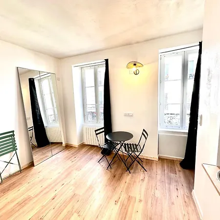 Sunny In The Heart Of 11eme Apartment Paris