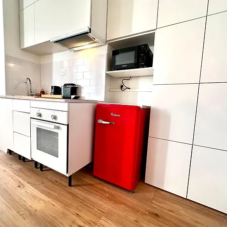 Sunny In The Heart Of 11eme Apartment