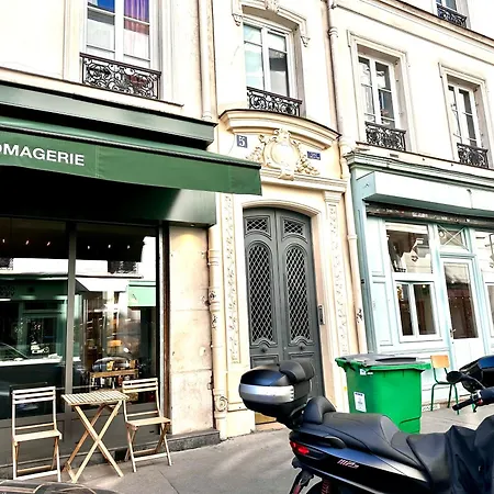 Sunny In The Heart Of 11eme Paris