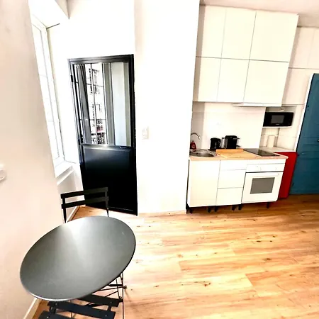 Apartment Sunny In The Heart Of 11eme