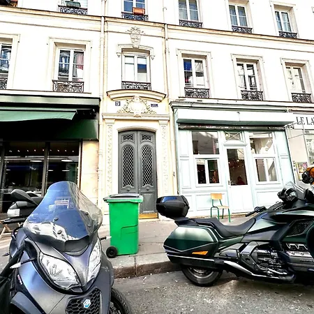Sunny In The Heart Of 11eme Apartment Paris