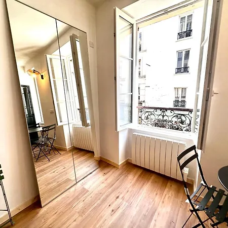 Sunny In The Heart Of 11eme Apartment Paris