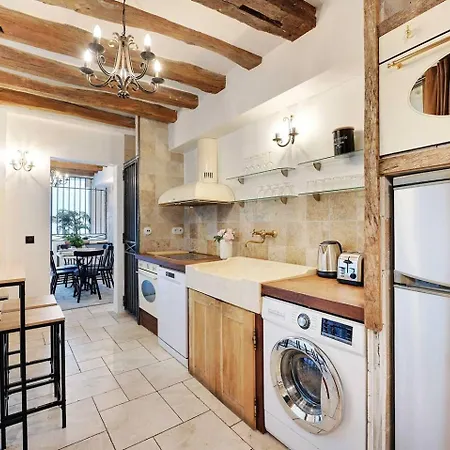 Apartment Maitre *