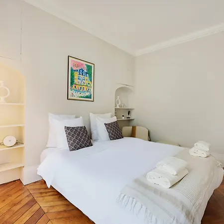 Spacieux 2p A Paris, Rue Jouffroy D'abbans Proche Arc De Triomphe Apartment Paris