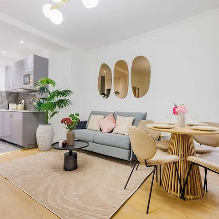 Stylish 3 Min From Haussmann, Sleeps4 アパート *