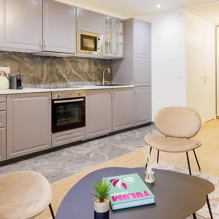 Apartament 3 Min From Haussmann, Sleeps 6 , 2bdr *