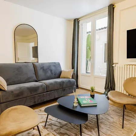 3 Min From Haussmann, Sleeps 6 , 2bdr Paryż