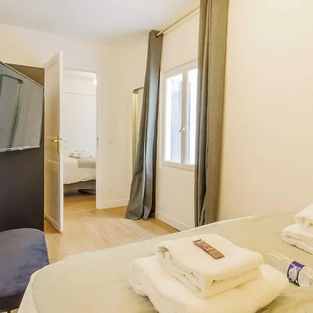 3 Min From Haussmann, Sleeps 6 , 2bdr Apartament *