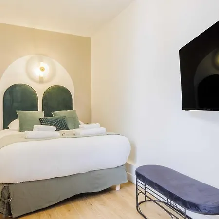Apartament 3 Min From Haussmann, Sleeps 6 , 2bdr *