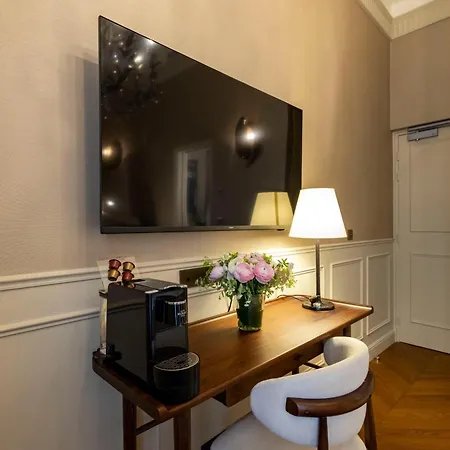 Foch Hotel