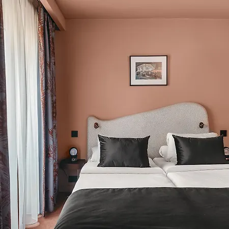Belloy Saint Germain 4* Paris