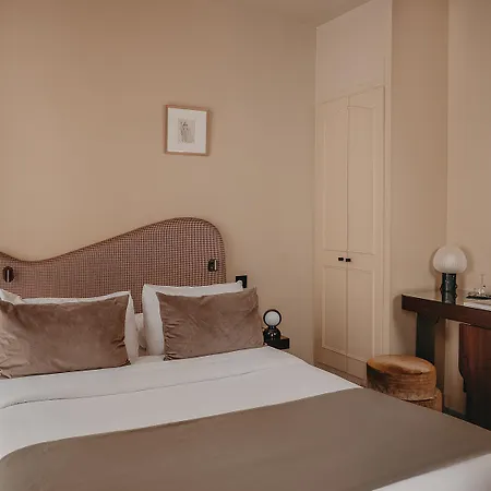 Belloy Saint Germain Hotel