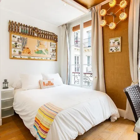3p Baroque With Rooftop View Apartment