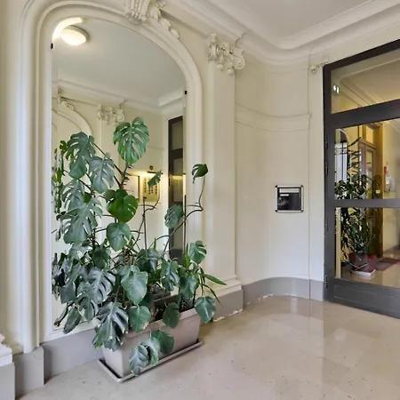 Appartamento Stunning Parisian 1br Flat Near The Eiffel Tower