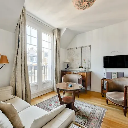 Appartamento Stunning Parisian 1br Flat Near The Eiffel Tower *