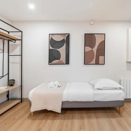 Near Porte De Versailles Apartment *