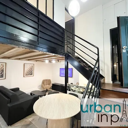 Urban Flat 09 - Stylish Triplex Champs-elysees Parijs