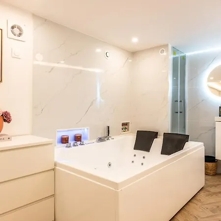 D'exception Avec Jacuzzi Et Ac - 6p Appartement *