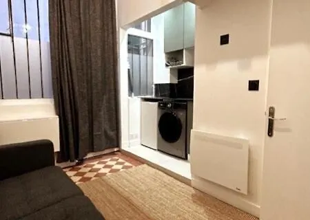 Cosy Renovated Republique *