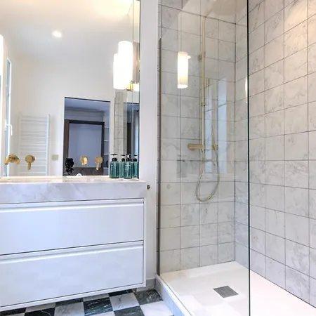 Eiffel Tower - Le Gustave Apartment *