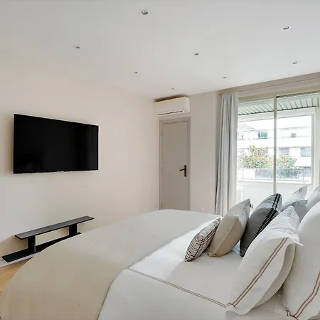 Apartment Familiale A Victor Hugo Paris
