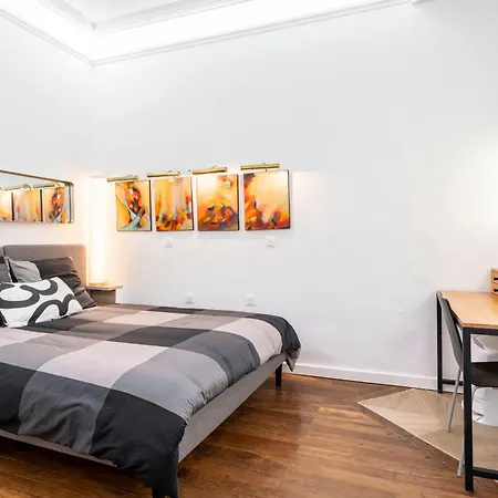 Gold Gate Apartment