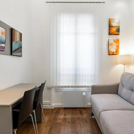 Gold Gate Apartment