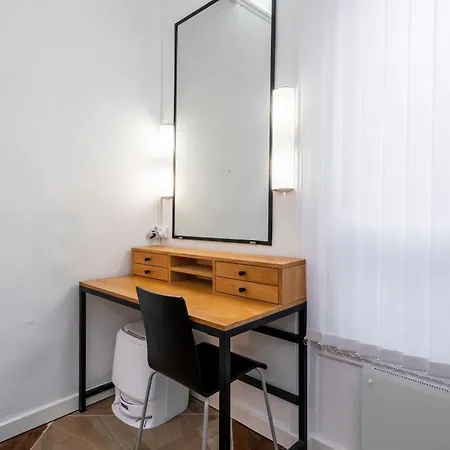 Gold Gate Apartment Paris