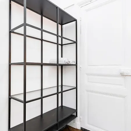 Gold Gate Apartment *