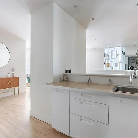 Luxury Montaigne Avenue 4p Apartment Paris