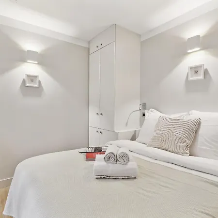 Bnbnova - Le Marais & Place Des Vosges Apartment