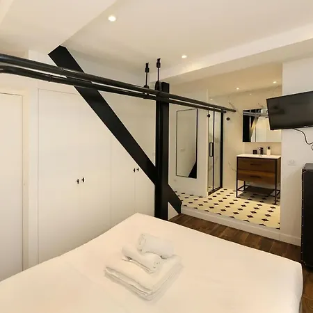 Proche Des Celebres Puces De 4p Apartment