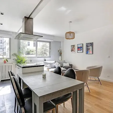 Apartment Spacieux - Arc De Triomphe